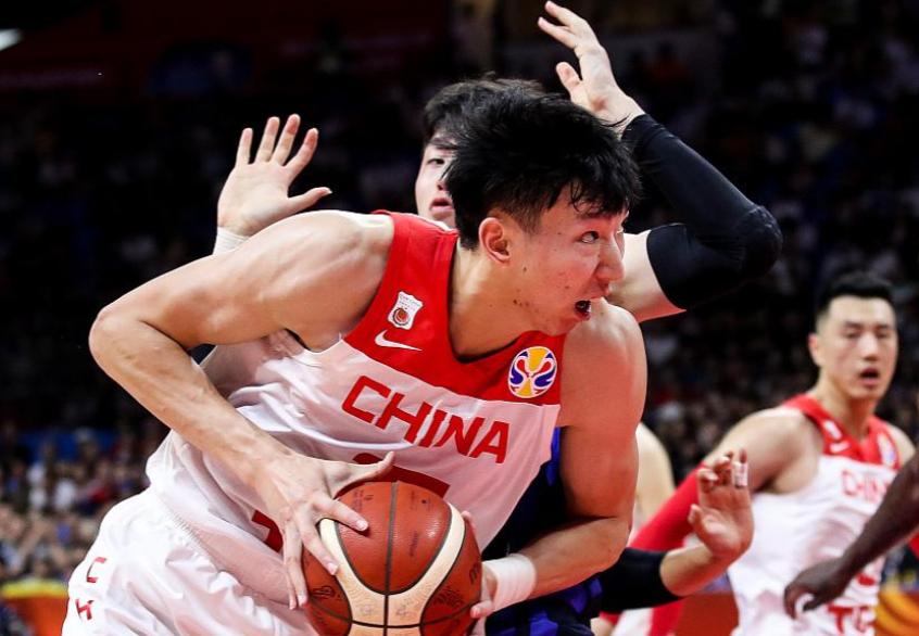 周琦最新采访，从NBA边缘人到中国篮球顶梁柱的蜕变之路